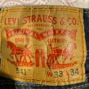 Men’s Levi jeans 33W 34L
